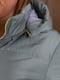 Стьобана оливкова куртка із плащівки на синтепоні | 6768133 | фото 4