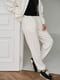 Білий костюм з петлі: толстовка оверсайз та джогери | 6768271 | фото 8