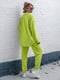 Салатовий костюм-двійка: сорочка оверсайз та джогери | 6768483 | фото 3