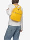 Жовтий шкіряний рюкзак | 6777929 | фото 5