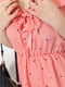 Розово-коралловый комбинезон-шорты в горох, украшенный оборками | 6781900 | фото 5
