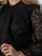 Черное ажурное платье А-силуэта с завязкой и оборками на лифе | 6782059 | фото 5