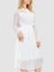 Белое ажурное платье А-силуэта с завязкой на горловине | 6782060 | фото 3