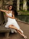 Белое вечернее платье с корсетом и пышною юбкойй | 6782152 | фото 7