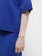 Вязаный костюм цвета ультрамарин: джемпер оверсайз и прямая юбка | 6782641 | фото 5