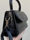 Чорна сумка на ремінці крос-боді з маленькою ручкою | 6783394 | фото 3