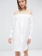 Біла сукня зі спущеними рукавами на плечі | 6790348 | фото 2