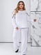Белый костюм з лампасами: свитшот и брюки свободного кроя | 6796582