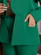 Зеленый классический костюм: жакет и укороченные брюки | 6796620 | фото 3