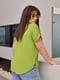 Блуза оливкового цвета с цветочным принтом и удлиненной спинкой | 6796662 | фото 4