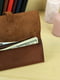 Кожаный кошелек-клатч коричневого цвета с закруткой | 6797756 | фото 3