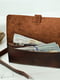 Кожаный коричневый кошелек-клатч с закруткой | 6798067 | фото 3