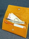Шкіряний гаманець "Флай" кольору янтар з анімалістичним тисненням | 6798886 | фото 3