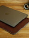Кожаный коричневый чехол для MacBook | 6799138