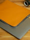 Шкіряний чохол янтарного кольору для MacBook на блискавці з повстю | 6797281 | фото 4