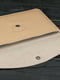Кожаный бежевый чехол для MacBook | 6799012 | фото 4