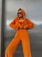 Велюровий помаранчевий костюм-трійка: топ-бандо, толстовка та штани | 6803837 | фото 4