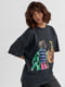 Темно-сіра футболка з яскравим принтом у стилі Street art Lurex | 6806132 | фото 5