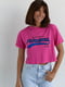 Укорочена рожева футболка з написом Pasadena | 6806182