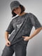 Темно-сіра трикотажна футболка в техніці tie-dye з принтом | 6806189 | фото 5