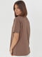 Трикотажна коричнева футболка з лаконічною вишивкою | 6806248 | фото 2