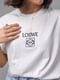 Біла трикотажна футболка з написом Loewe | 6806274 | фото 4