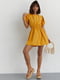 Коротка однотонна жовта сукня з вирізом на спині | 6806844 | фото 5
