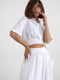 Літній білий костюм на гудзиках: укорочена блуза та спідниця-максі | 6807156 | фото 3