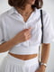 Літній білий костюм на гудзиках: укорочена блуза та спідниця-максі | 6807156 | фото 4
