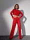 Червоний костюм з паєтками: блуза з пір'ям на рукавах та штани | 6807161 | фото 6