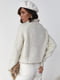 Трикотажний светр молочного кольору oversize з коміром на блискавці | 6807241 | фото 2