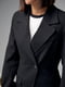 Однобортний піджак приталеного крою чорний | 6807432 | фото 4