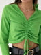 Укорочена салатова блуза з кулісою вздовж пілочки | 6807531 | фото 4