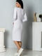 Біла трикотажна сукня- футляр по коліно з довгими рукавами  | 6810126 | фото 5