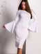 Біла трикотажна сукня з широкими рукавами-кльош | 6810140