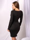 Коротка трикотажна міні-сукня чорного кольору з вирізом у зоні декольте | 6810161 | фото 6