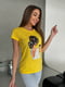 Жовта бавовняна футболка з яскравим малюнком | 6811082 | фото 2