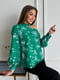 Нарядна вільна блуза з квіткового зеленого софту | 6811139 | фото 2