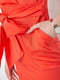Платье кораллового цвета с бантом на талии | 6810468 | фото 5