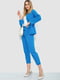 Синій брючний костюм: жакет та вкорочені штани | 6812540 | фото 3