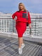 Червоний костюм-двійка: сукня-футляр з принтом і толстовка | 6816362 | фото 2