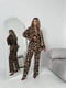 Бежевий костюм-двійка з леопардовим принтом: сорочка і штани | 6816380 | фото 2