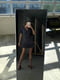 Чорна сукня-міні “на запах” у дрібний горошок | 6816874 | фото 2