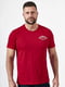 Хлопковая темно-красная футболка с принтом и аппликациями | 6817763 | фото 2