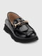 Чорні лаковані туфлі з екошкіри, декоровані металевою пряжкою з ведмедиком | 6818987 | фото 6