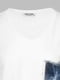 Біла футболка з V-образним вирізом, декорована джинсовою кишенею | 6819591 | фото 8