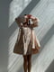Бежева сукня вільного фасону з широкою оборкою | 6820507 | фото 4