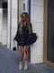 Чорна принтована міні-сукня з довгими об’ємними рукавами | 6820517 | фото 4