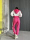 Біло-рожевий костюм: укорочена толстовка та джогери | 6821393 | фото 9
