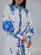 Белое платье в синий цветочный принт | 6821584 | фото 3